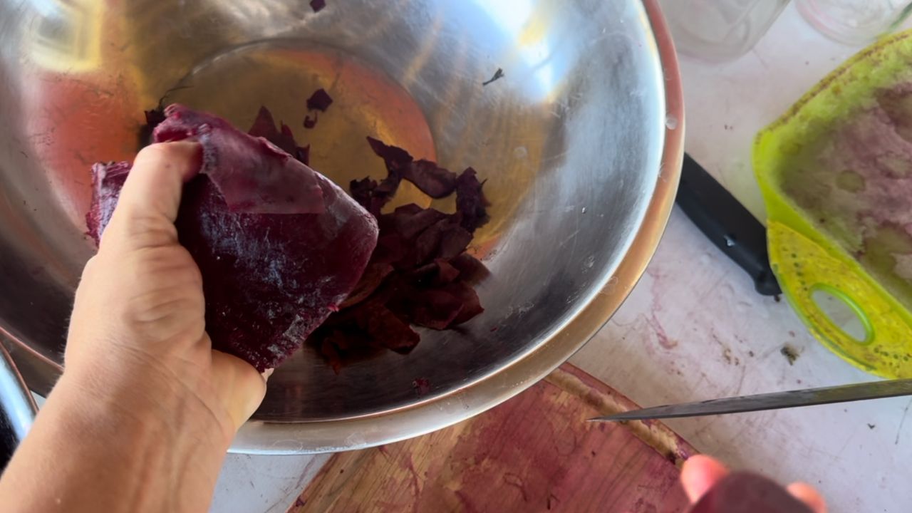 peeling beets for canned pickled beets