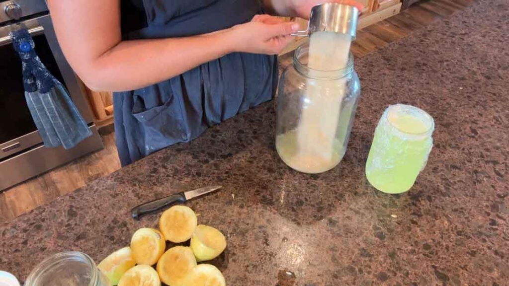adding sugar to fermented lemonade