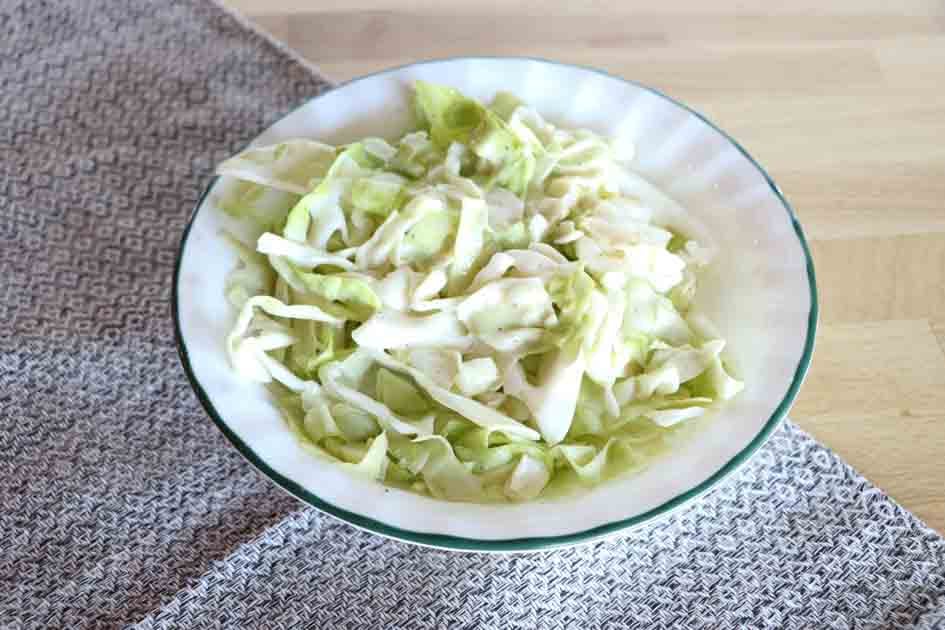 bowl of creamy coleslaw