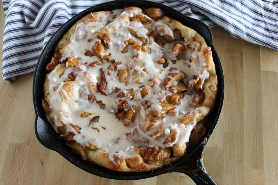 pan of apple cinnamon focaccia