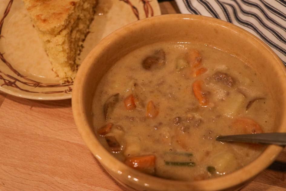 cheeseburger soup with cornbread
