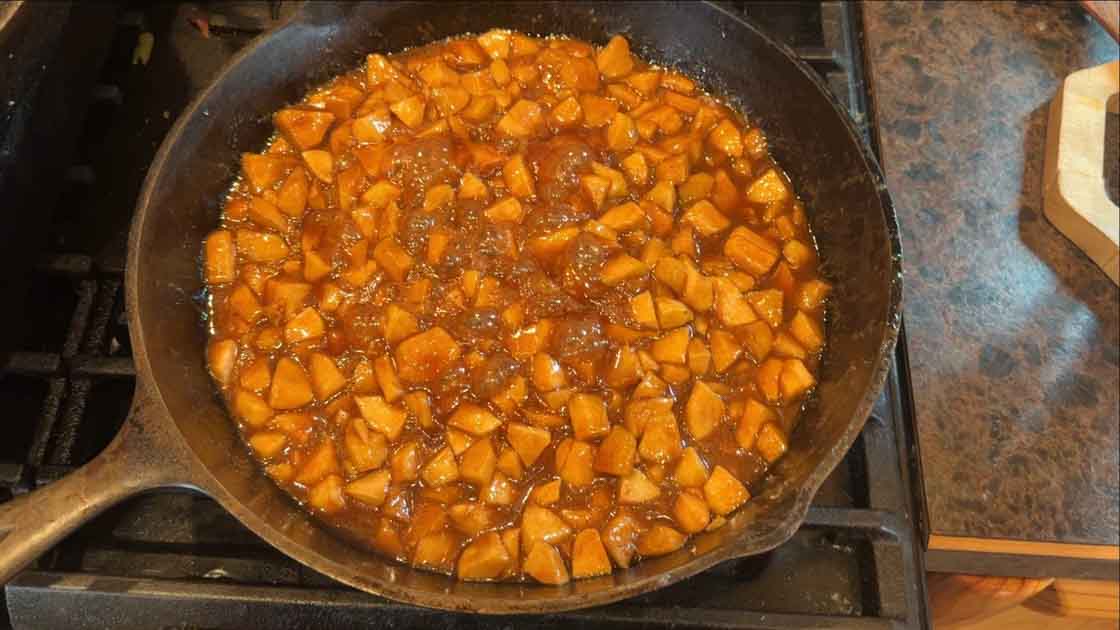 filling for caramel apple cinnamon rolls
