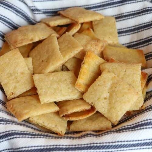sourdough crackers up close