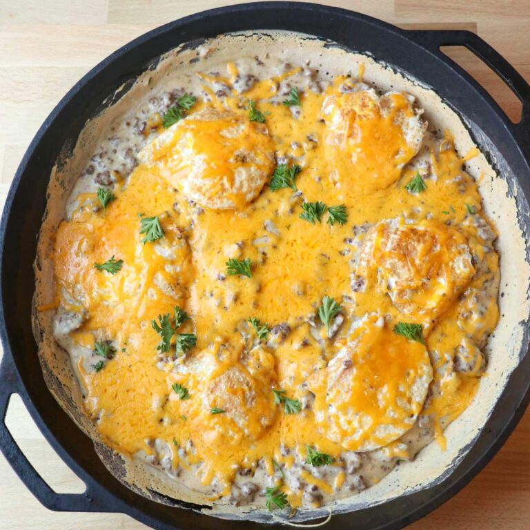 Sausage Gravy Breakfast Pizza