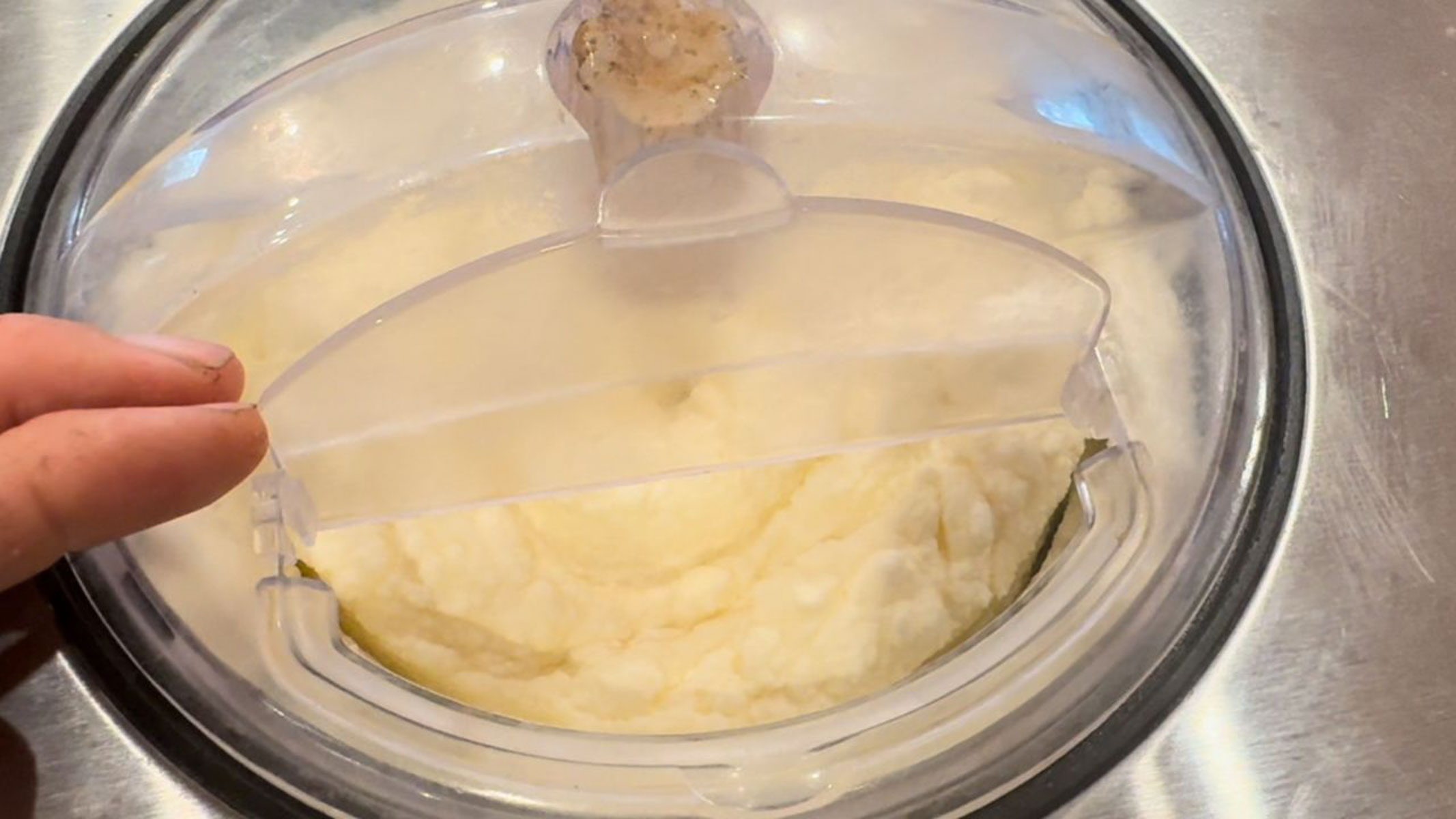 soft serve vanilla ice cream